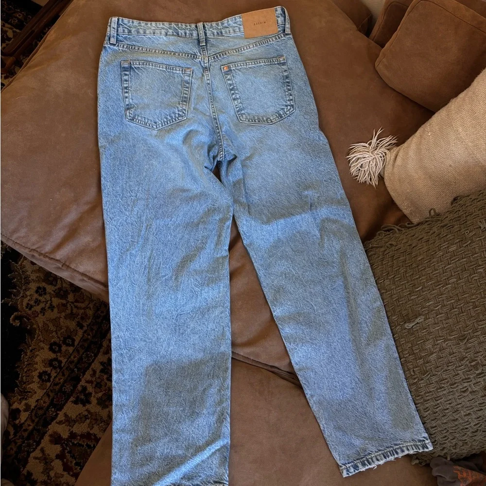 H&M Faded Blue Denim Mom Jeans - Picture 2 of 3